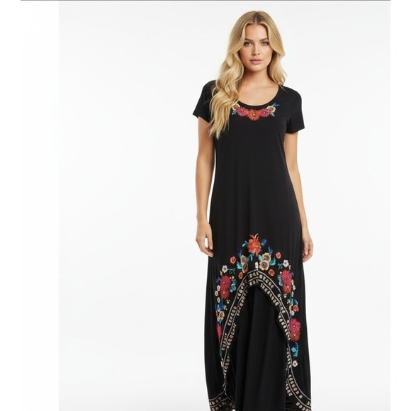 Johnny Was Dresses & Skirts - Johnny Was Short Sleeves Maxi Dress - Black - Size: Small